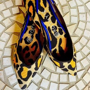 Rothy’s big cat points in size 7.0. Original box included.